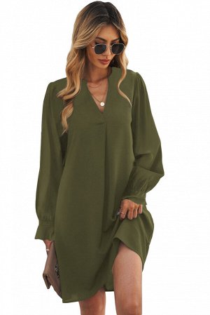 Темно-зеленое платье-рубашка с V-образным вырезом и оборками на рукавах