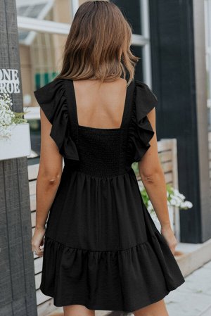 Черное мини-платье с V-образным вырезом и оборками на спине