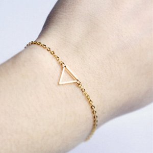Украшение женское, браслет на руку, золотого цвета, с треугольником, длина 16см (бижутерия)