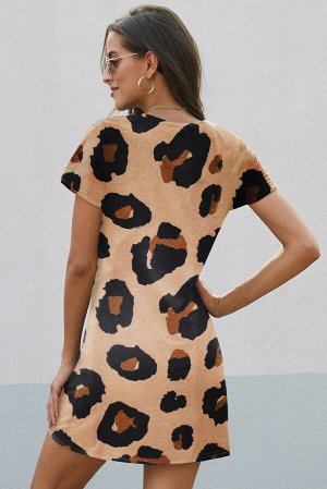 Бежевое леопардовое платье-футболка