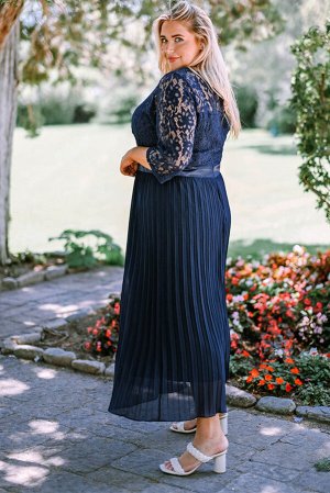 Темно-синее плиссированное платье-макси с кружевом плюс сайз