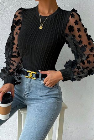 Черная облегающая блуза в рубчик с кружевными рукавами