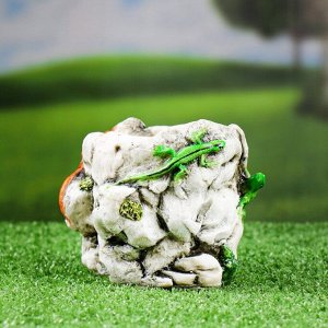 Фигурное кашпо "Камень с ящерицами" 17х15х15см