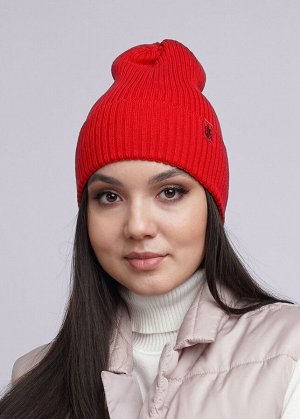 Шапка. Цвет: красный