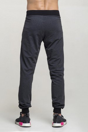 Брюки Ткань:Futer б/н,мужские брюки на поясе с карманами и манжете