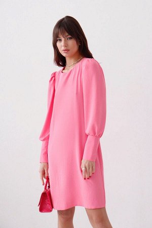 Платье с объёмными рукавами нежно-розовое