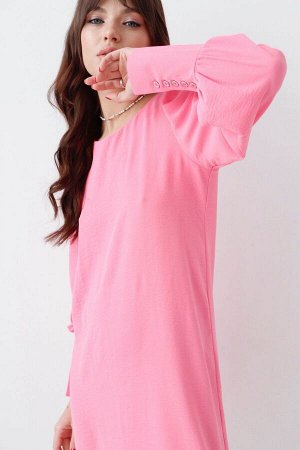 Платье с объёмными рукавами нежно-розовое