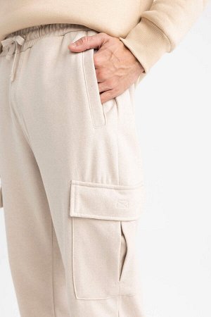 Спортивные штаны стандартной посадки с боковыми карманами