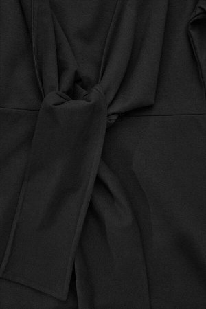 Черное платье миди с завязкой на спине