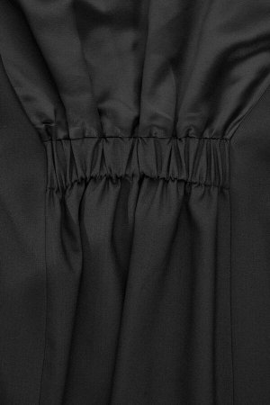 Черное платье из шерсти с атласными вечеринками