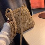 Сумка женская, коричневая, с подвеской и длинным ремешком, длина 22см, высота 20см, ширина 3см