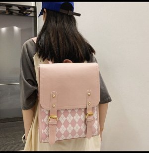 Рюкзак женский, розовый, с принтом и декоративными ремешками, длина 26см, высота 32см, ширина 13см