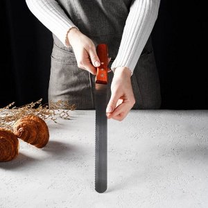 СИМА-ЛЕНД Нож для бисквита крупные зубцы, рабочая поверхность 30 см, деревянная ручка