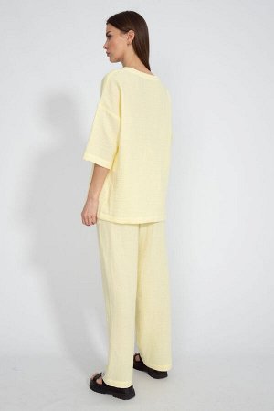 Костюм Костюм Kivviwear 41284127/03 банановый 
Состав: Хлопок-100%;
Сезон: Весна
Рост: 170

Костюм состоящий из брюк и джемпера. Нежная натуральная хлопковая ткань - муслин. Джемпер свободного кроя. 