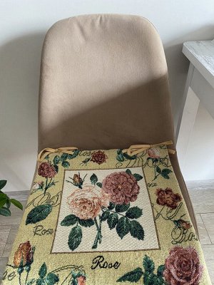 Подушка на сиденье "Розы"