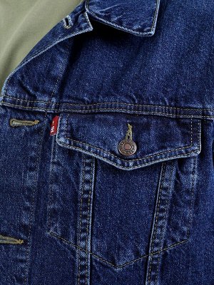 Куртки Цвет: стирка темная; Состав: 100%Хлопок ; Материал: Blue denim 2082; Вес материала: 11.7
, 
Описание: 
Классическая универсальная джинсовая куртка. Прямой силуэт, пройма и рукава обеспечивают к