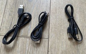 Провод USB Подойдет для проекторов Звездое небо и некоторых других. При помощи этого кабеля могут работать не от батареек, а от сети (через блок питания) или компьютера/ноутбука.