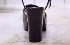 Босоножки женские