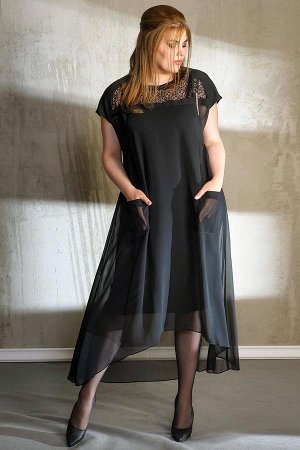 Платье Платье Anna Majewska 1020 черное 
Состав ткани: ПЭ-100%; 
Рост: 170 см.

Комфортное  двухслойное женское платье свободного силуэта. Верх декорирован кружевным полотном. Платье состоит из двух 