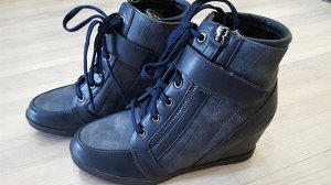 Маранты тёмно-синие на шнурках. Примерно 38р