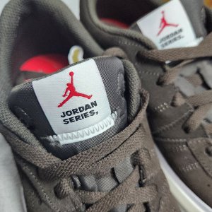 Оригинальные Nike Jordan Series ES