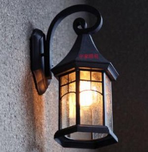 Настенный уличный светильник