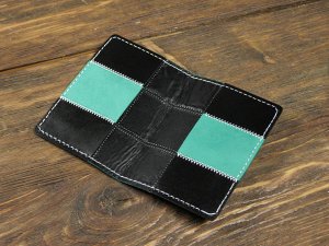 Обложка на паспорт двухцветная, черная-зеленая