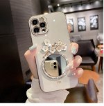 Чехол с зеркалом и объемным декором на iPhone