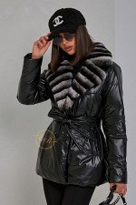 Куртка пуховая с меховым воротником