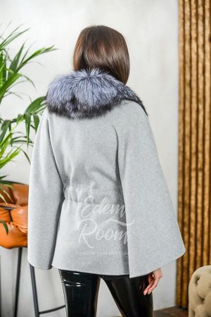 Пальто - пончо с мехом чернобурой лисы