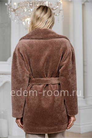 Укороченное пальто из натуральной шерсти