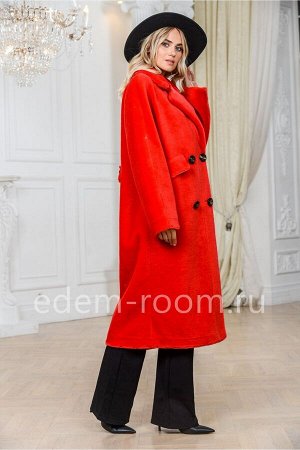 Красное пальто из натуральной шерсти