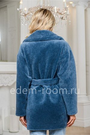 Демисезонное пальто с поясом из овечьей шерсти