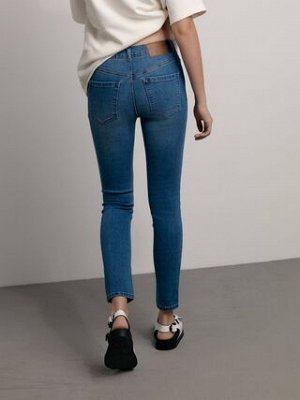 Классические джинсы skinny с высокой посадкой