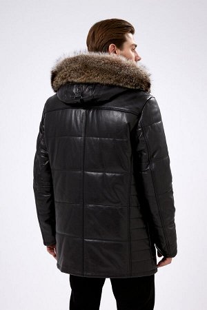 Зимняя кожаная куртка с капюшоном