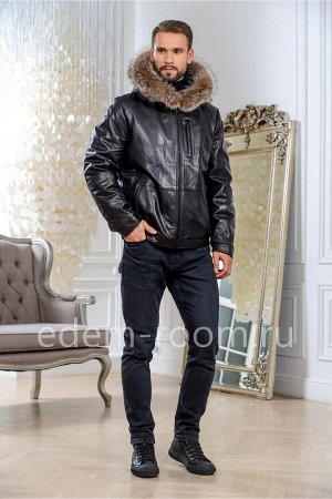 Зимняя кожаная куртка -бомбер