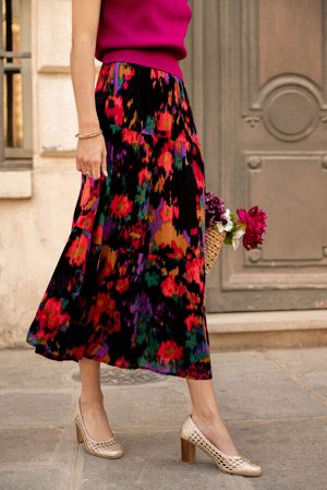 Черная многоярусная юбка с цветочным абстрактным принтом