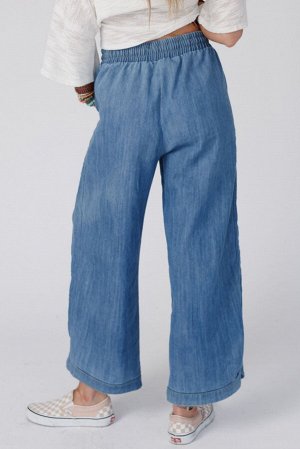 Голубые широкие джинсы с эластичным поясом
