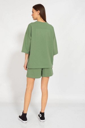Костюм Костюм Kivviwear 30903091/07 хаки 
Состав: Хлопок-92%; Эластан-8%;
Сезон: Лето
Рост: 170

Костюм оверсайз с классическими прямыми шортами средней посадки с карманами в боковых швах. Свитшот ов
