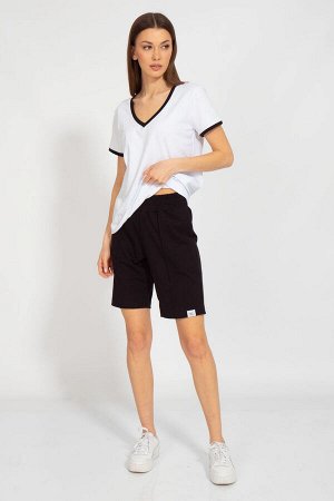 Костюм Костюм Kivviwear 403813094/01 черный 
Состав: Хлопок-92%; Эластан-8%;
Сезон: Лето
Рост: 170

Костюм. Джемпер с V-образным вырезом и отделкой воротника и манжет. Шорты средней посадки с отделко
