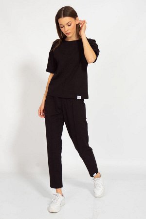 Костюм Костюм Kivviwear 30363109/01 черный 
Состав: Хлопок-92%; Эластан-8%;
Сезон: Лето
Рост: 170

Костюм с брюками средней посадки с отделкой в виде канта по деталям переда и карманами в боковых шва