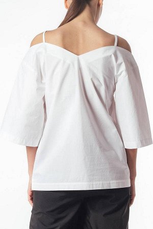 Рубашка Дизайнерская рубашка- топ.Оригинальный крой с запахом,объемные рукава,открытые плечи.Цвет белый. Смесовая ткань 52%коттон,48%нейлон. Рост модели 184 см, вес 76 кг. На модели одет размер 44 (S)