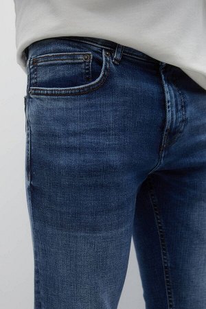 Мужские темно-синие джинсы скинни с эффектом потертостей 04683519