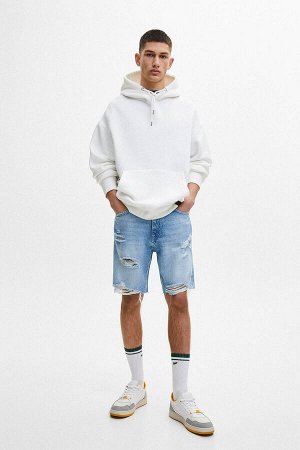 PULL&BEAR Джинсовые бермуды прямого кроя с потертыми деталями 04692512