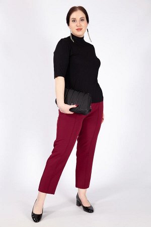 Брюки бордовый
укороченные женские брюки в стиле casual - идеальный вариант как для офисных образов, так и для повседневной носки. Брюки с высокой посадкой, слегка заужены к низу,  длина выше щиколотк