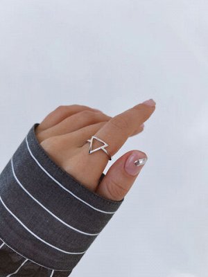 Серебряное узкое кольцо "Треугольник"