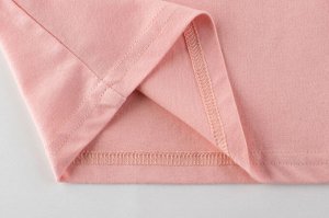Розовая футболка с вишней