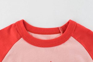 Розовая футболка  c клубничками