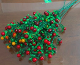 Искусственные ягоды на ветке (20 ягод) Цвет: НА ВЫБОР