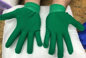 Перчатки рабочие нейлоновые 15 класс вязки с ПВХ ТОЧКА зеленые